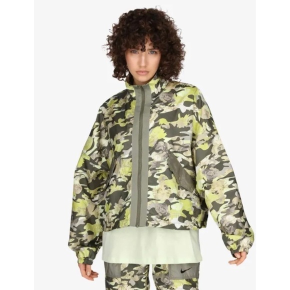 Nike Sportswear Green Camo Print Oversized Jacket - Picture 1 of 6